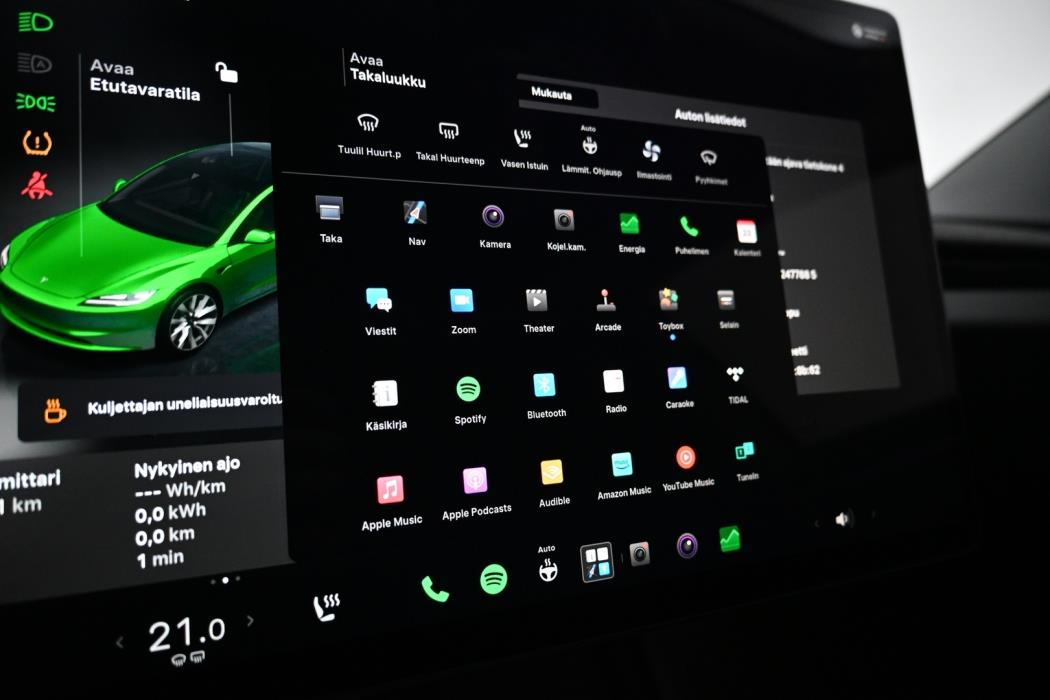 TESLA Model 3 2024