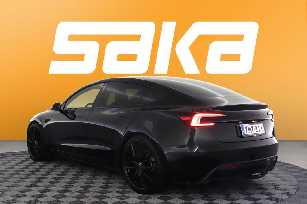 TESLA Model 3 2024