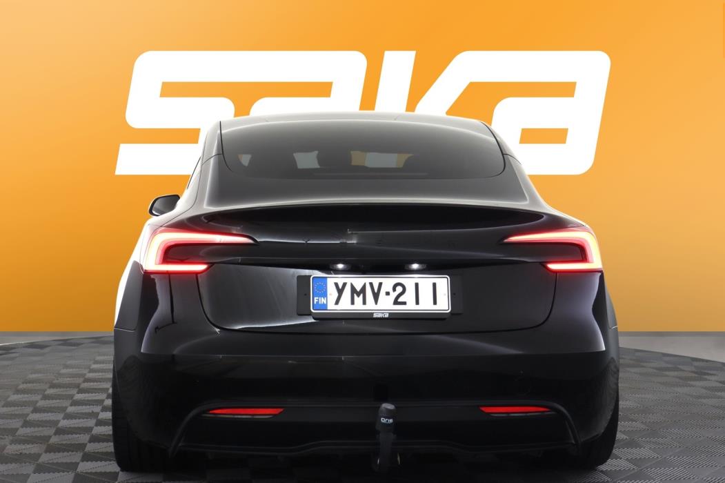 TESLA Model 3 2024
