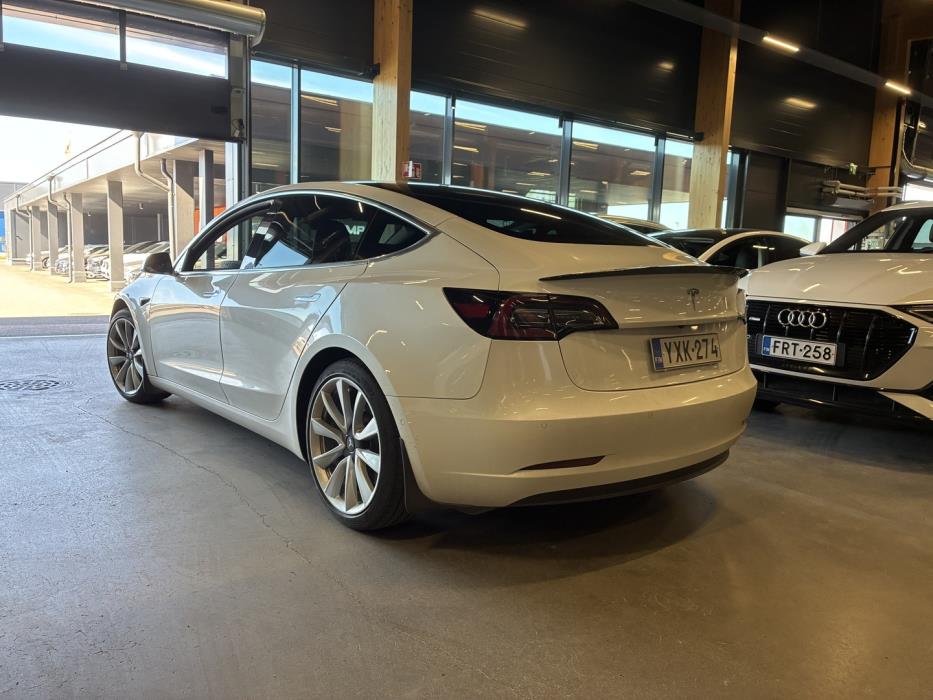 TESLA Model 3 2020