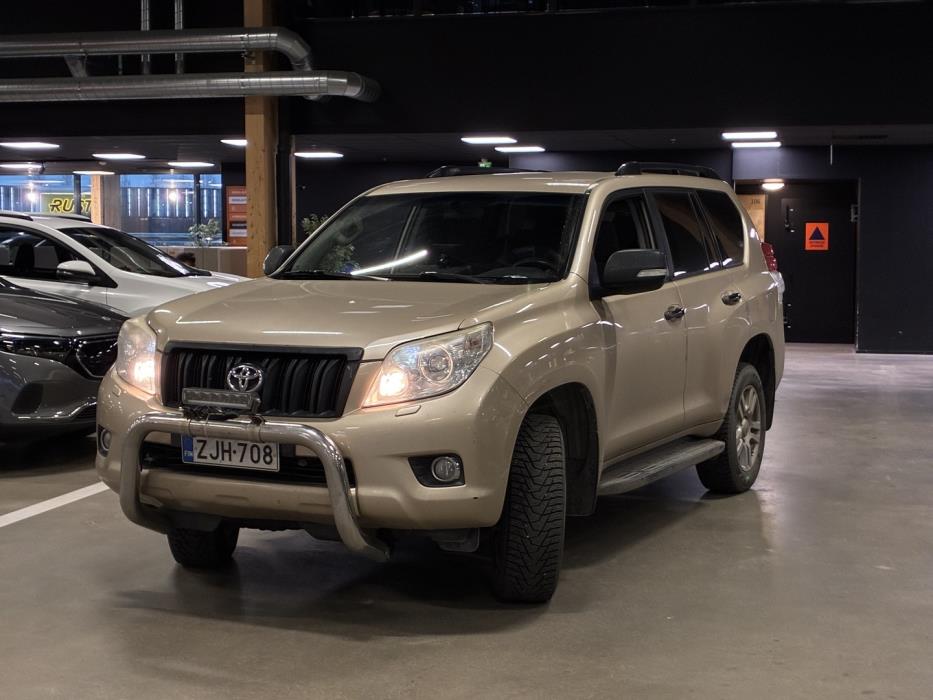TOYOTA Land Cruiser 2010