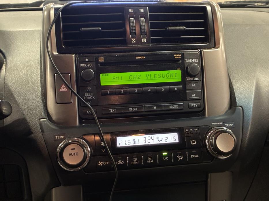TOYOTA Land Cruiser 2010