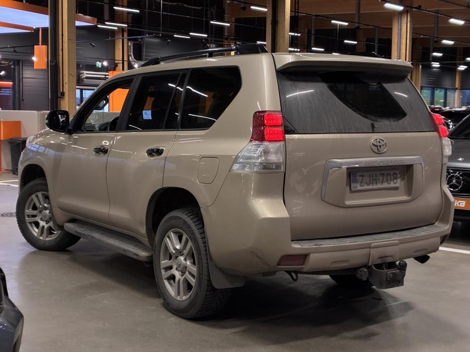 TOYOTA Land Cruiser 2010