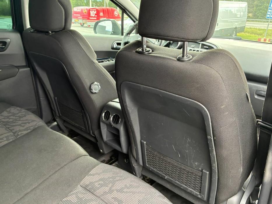 PEUGEOT 3008 2011