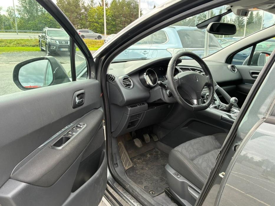 PEUGEOT 3008 2011