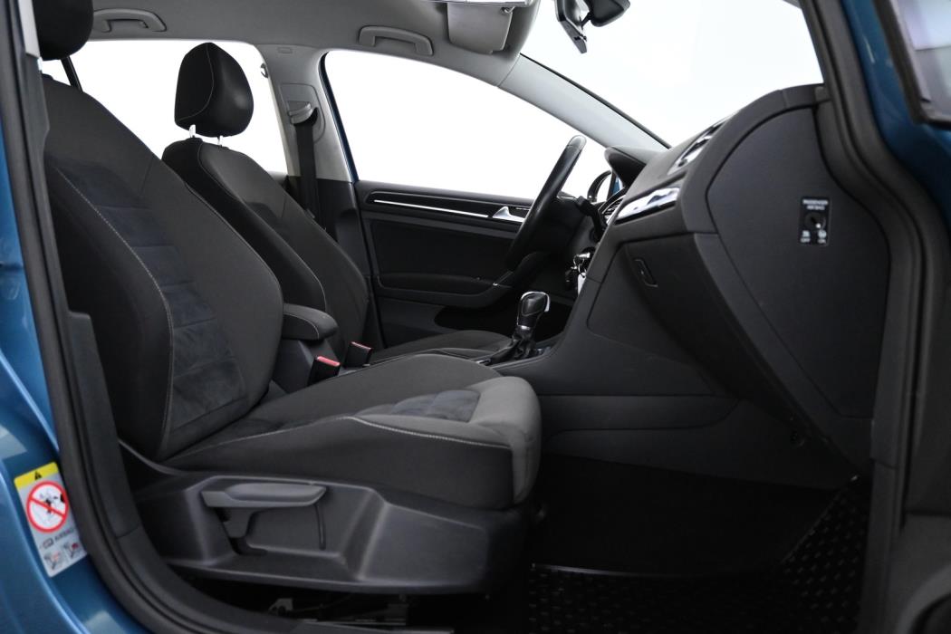 VOLKSWAGEN Golf 2013