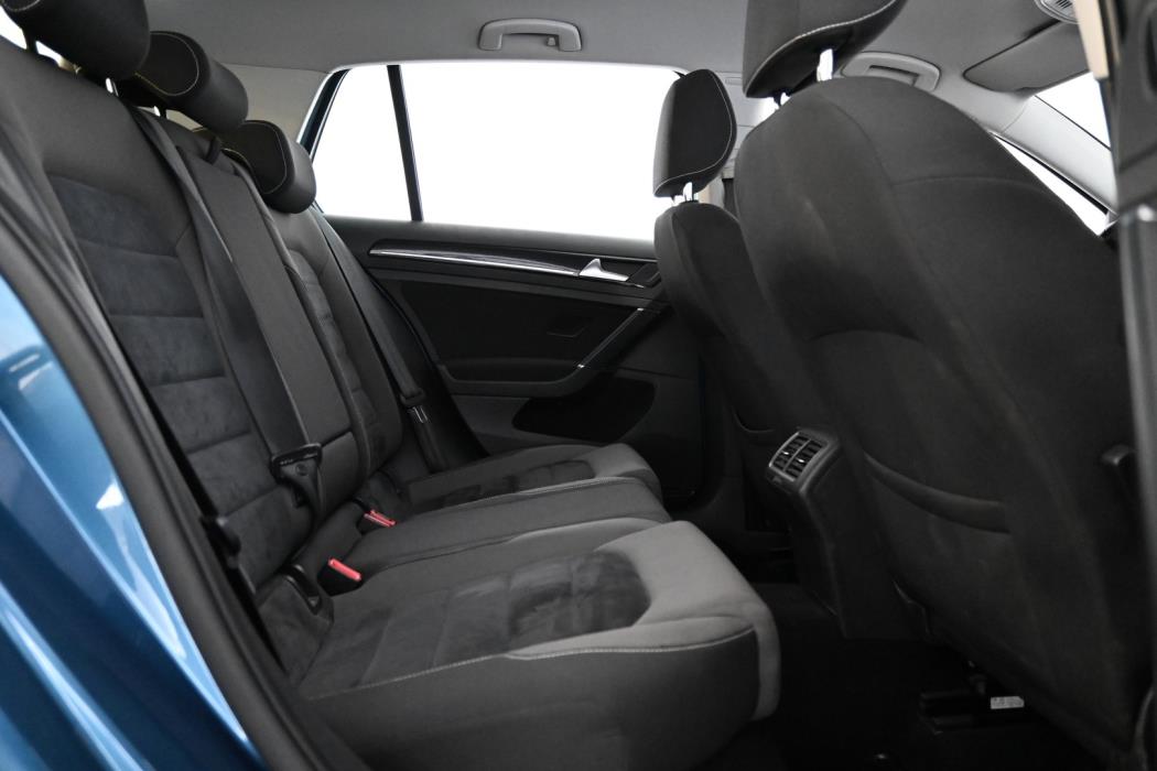 VOLKSWAGEN Golf 2013