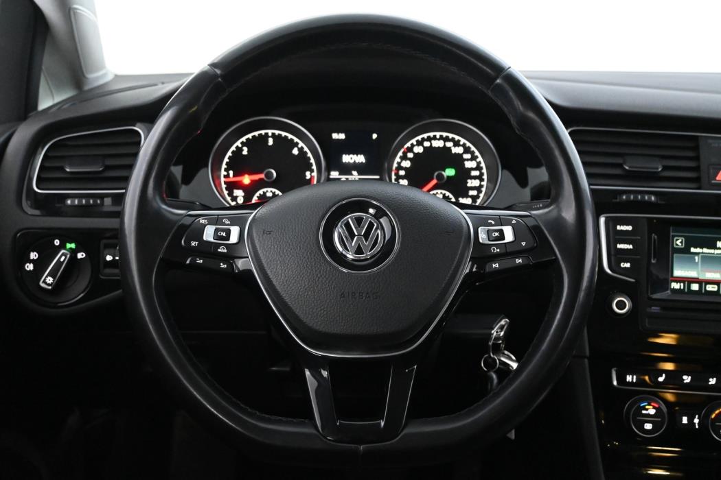 VOLKSWAGEN Golf 2013