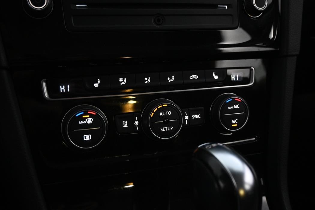 VOLKSWAGEN Golf 2013