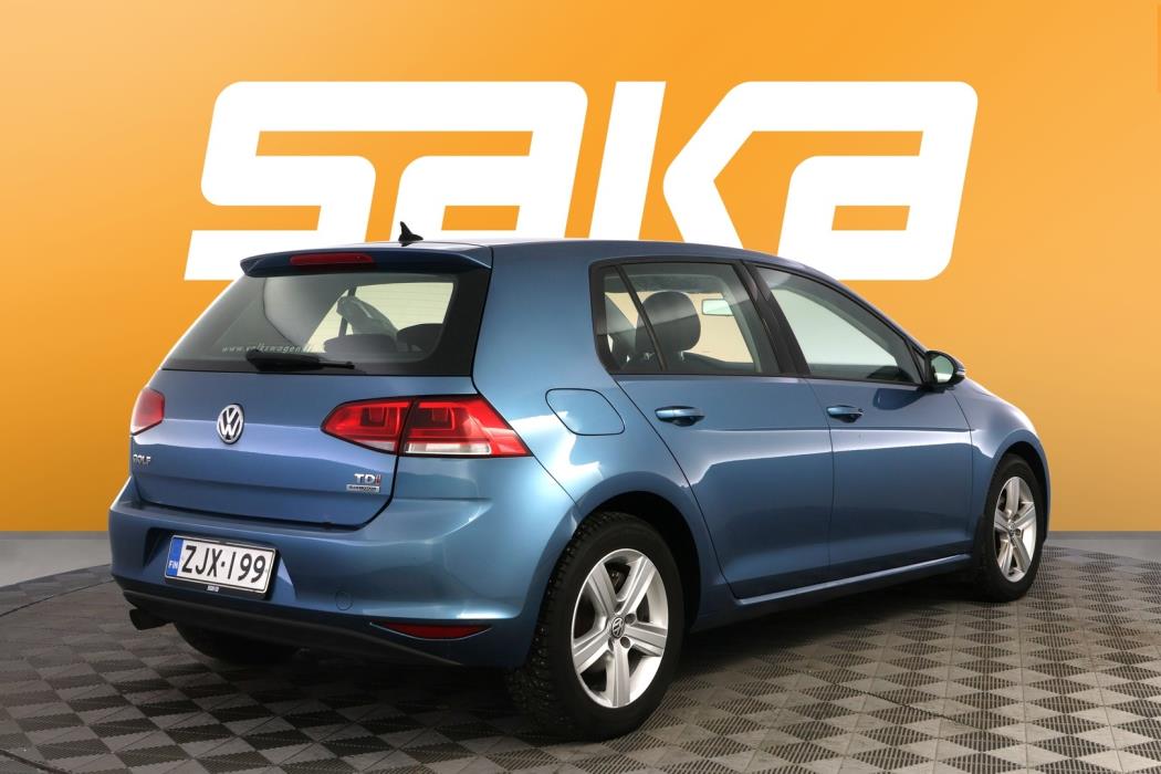 VOLKSWAGEN Golf 2013