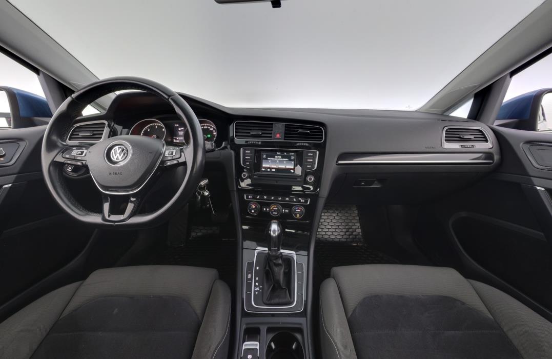 VOLKSWAGEN Golf 2013