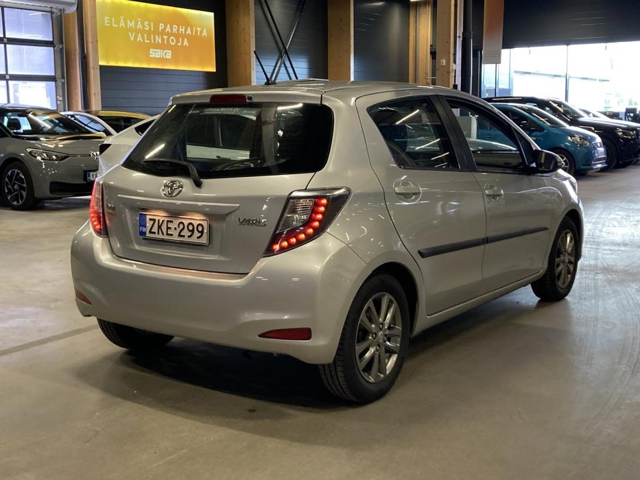TOYOTA Yaris 2014