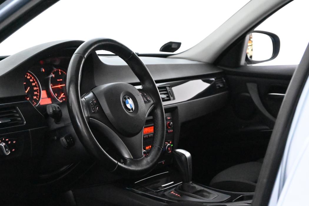 BMW 320 2009