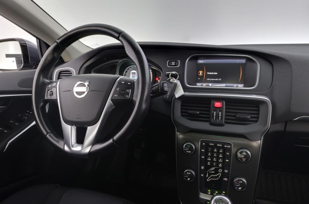 VOLVO V40 2013
