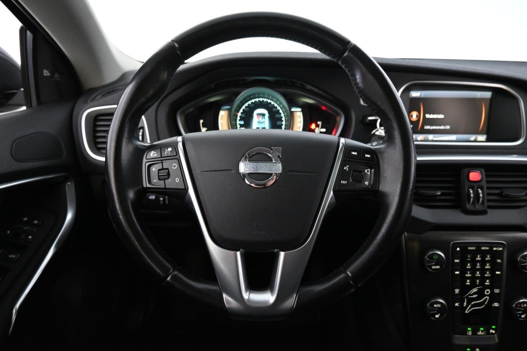 VOLVO V40 2013