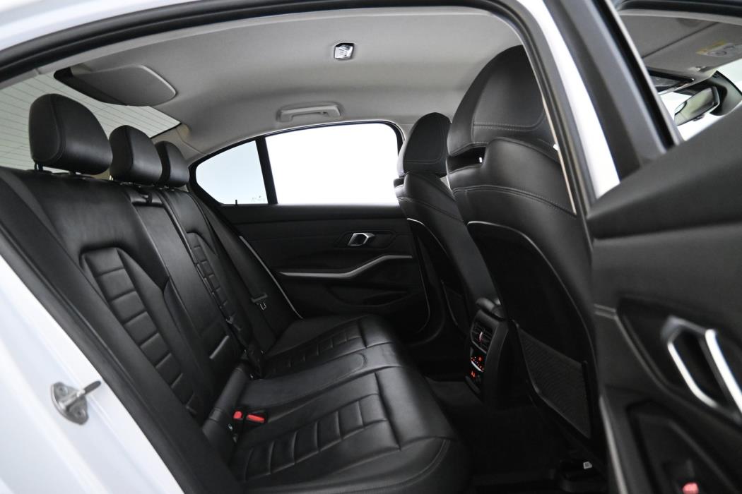 BMW 320 2019