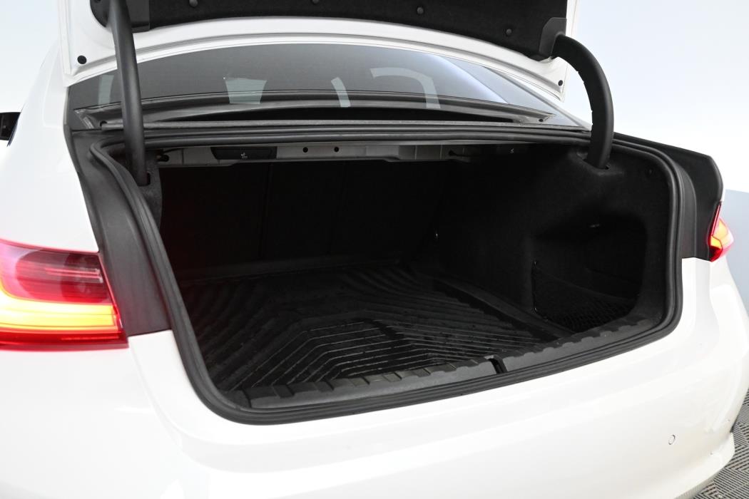 BMW 320 2019