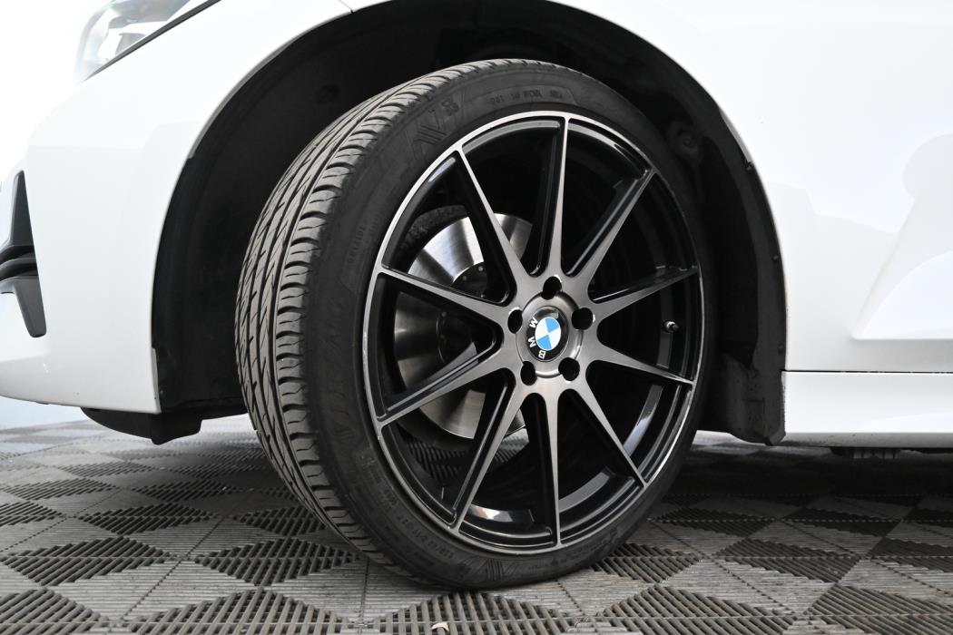 BMW 320 2019