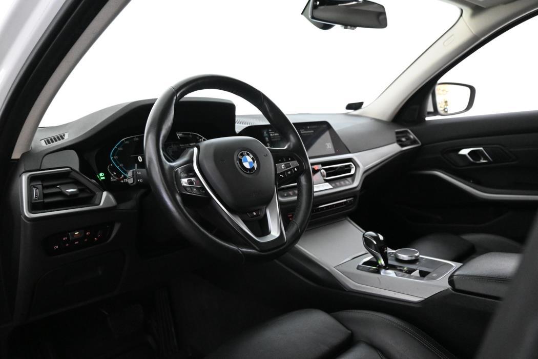 BMW 320 2019