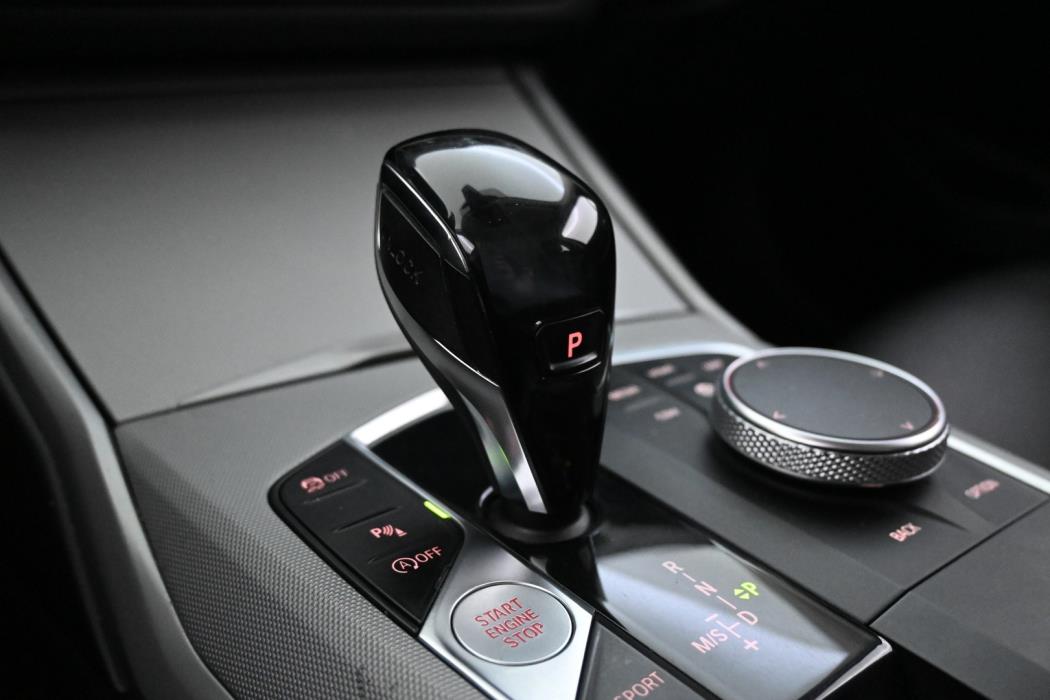 BMW 320 2019