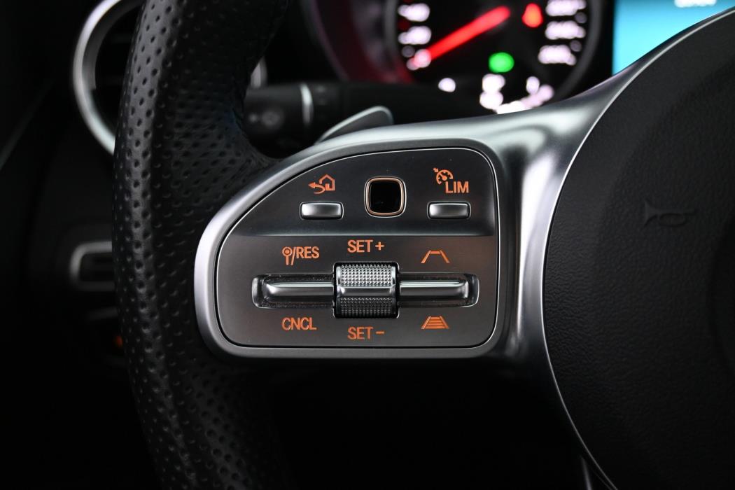 MERCEDES-BENZ C 2020