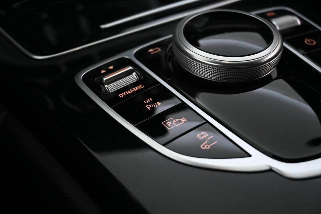 MERCEDES-BENZ C 2020