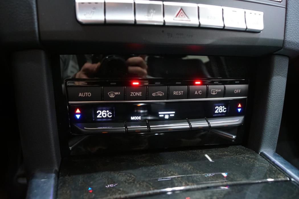 MERCEDES-BENZ E 2013