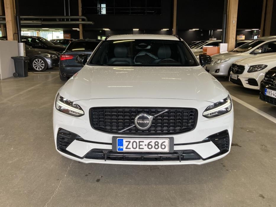 VOLVO V90 2022