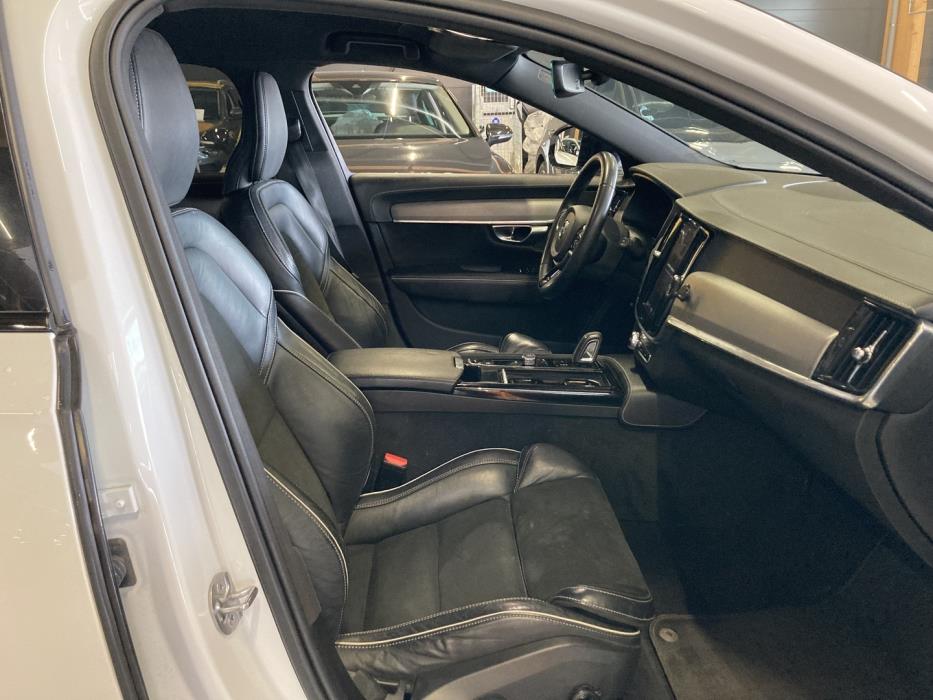 VOLVO V90 2022