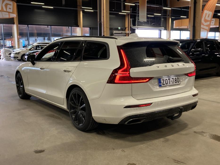VOLVO V60 2020