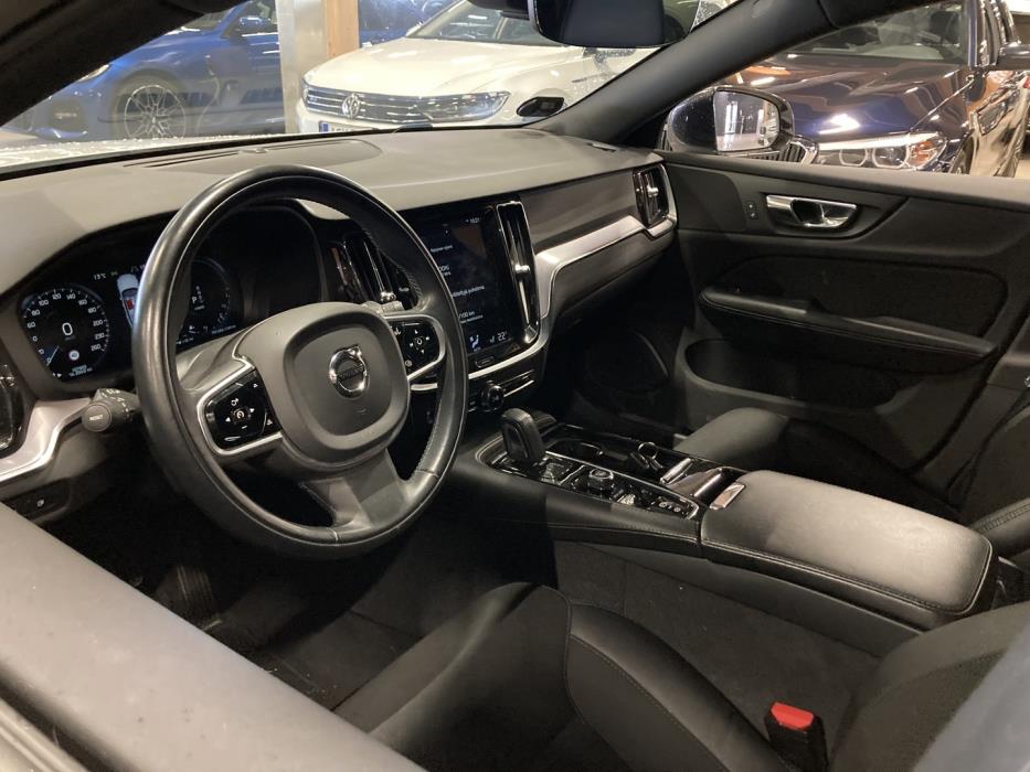 VOLVO V60 2020