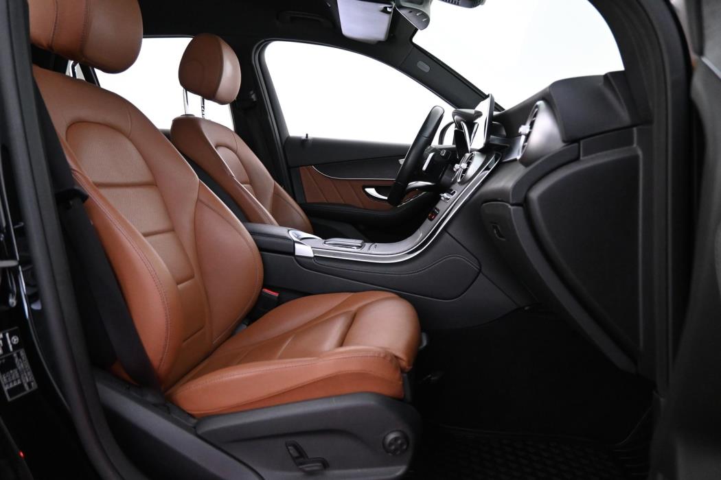 MERCEDES-BENZ GLC 2021