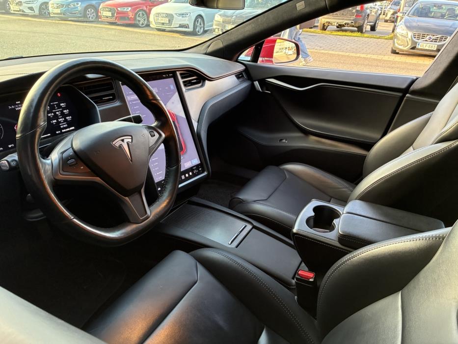 TESLA Model S 2018