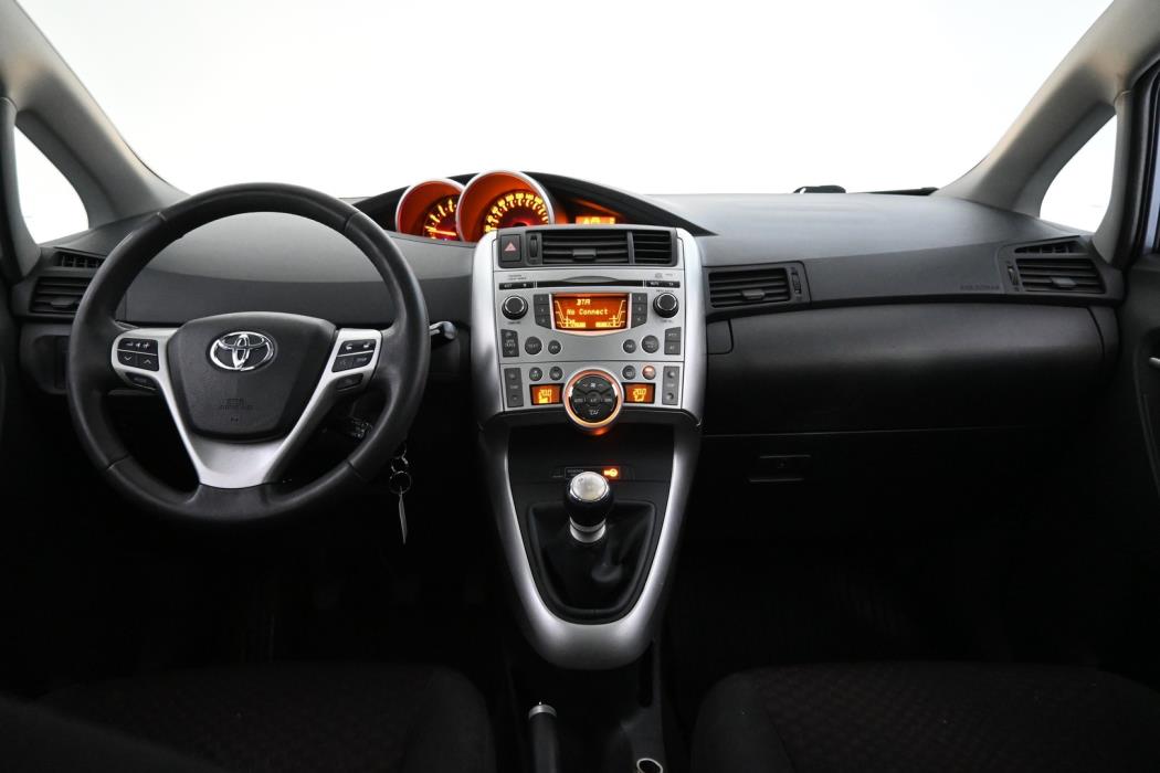 TOYOTA Verso 2011