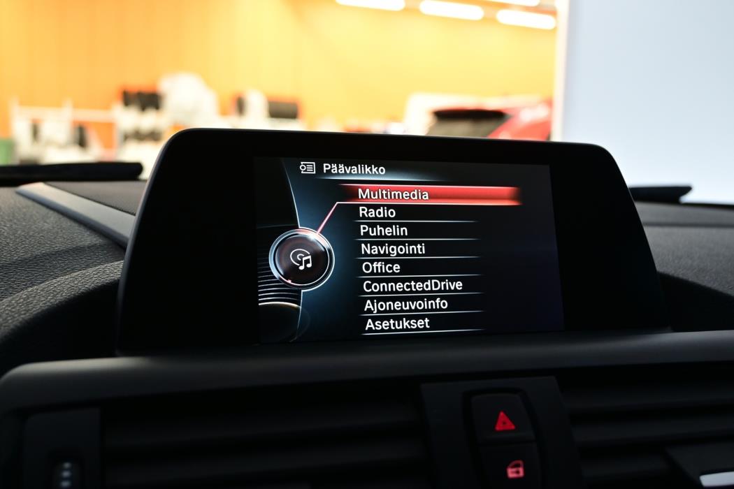 BMW 118 2015