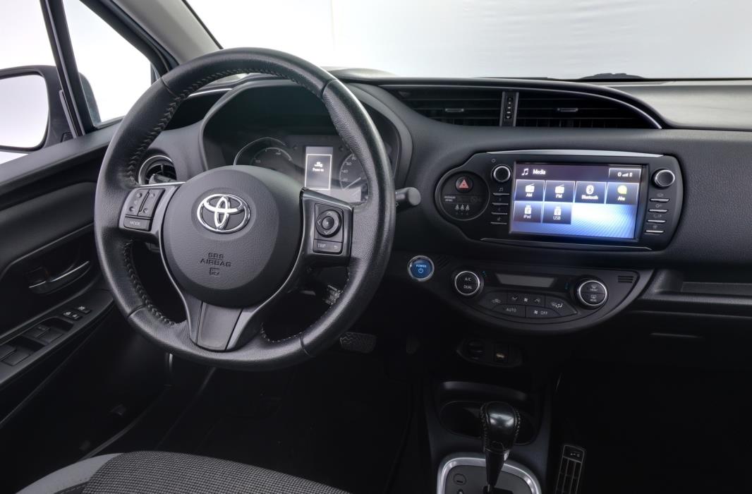 TOYOTA Yaris 2019