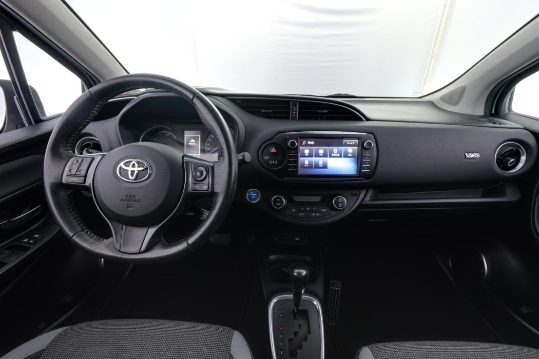 TOYOTA Yaris 2019