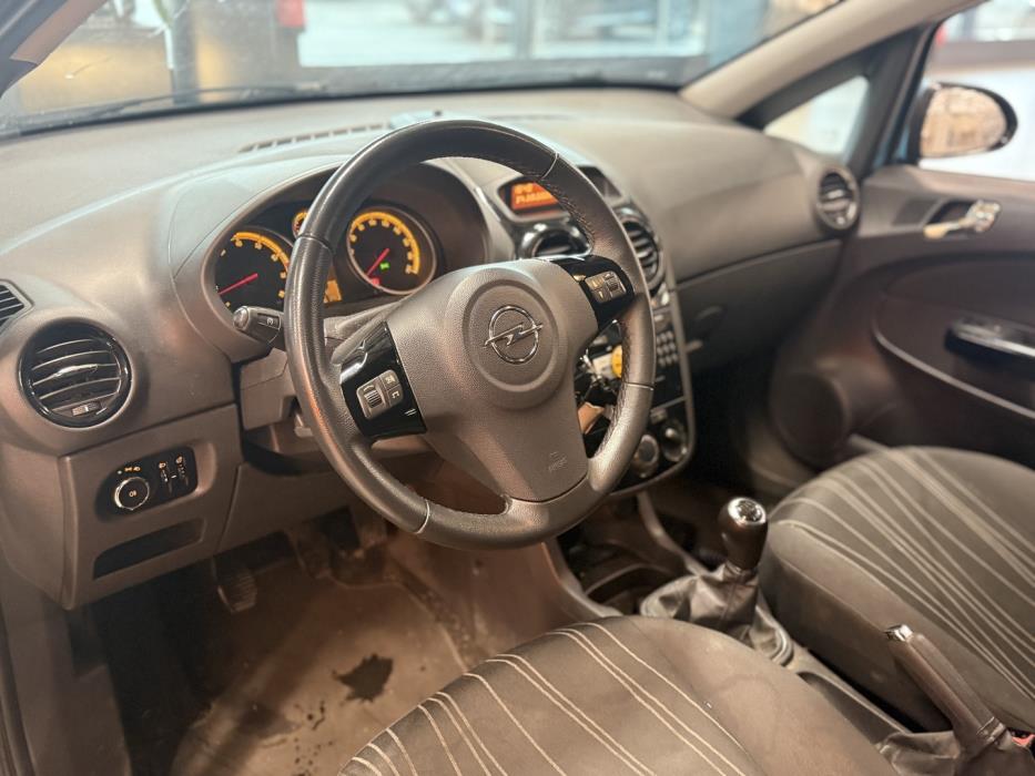 OPEL Corsa 2010