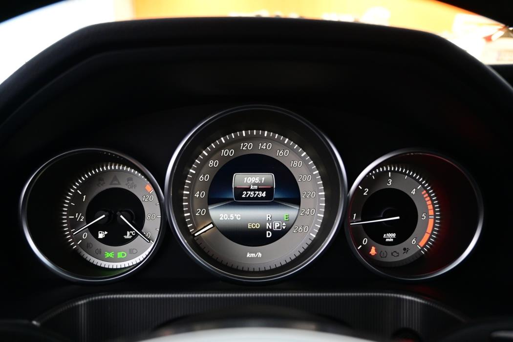 MERCEDES-BENZ E 2013