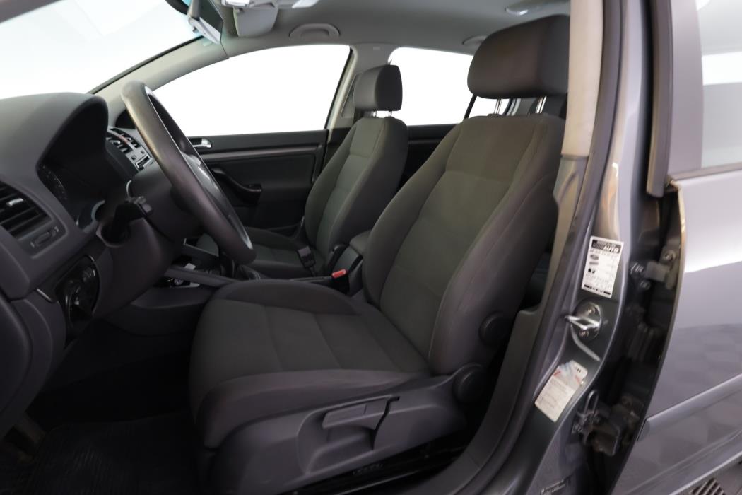 VOLKSWAGEN Golf 2005