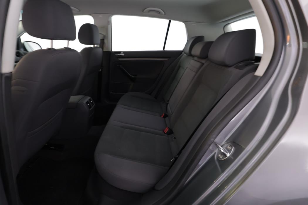 VOLKSWAGEN Golf 2005