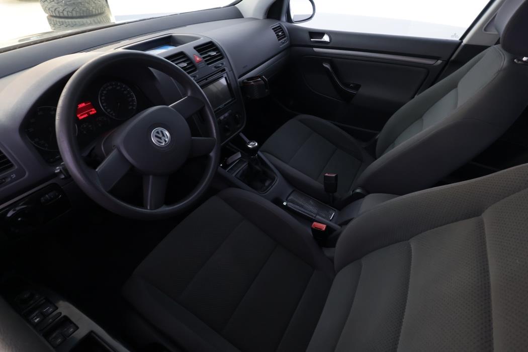 VOLKSWAGEN Golf 2005
