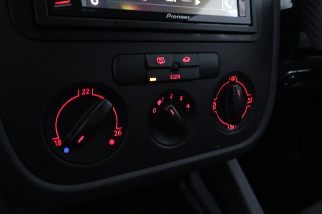 VOLKSWAGEN Golf 2005