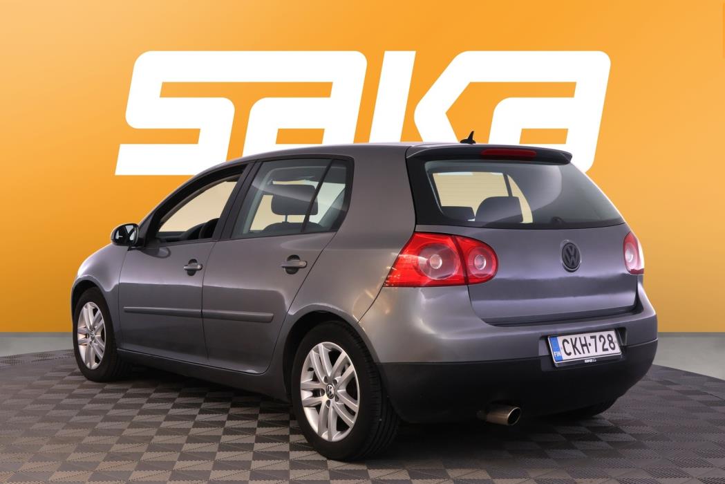 VOLKSWAGEN Golf 2005