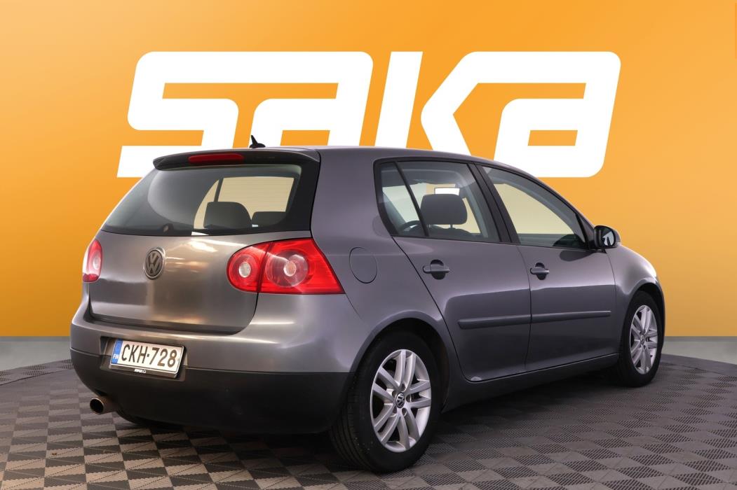 VOLKSWAGEN Golf 2005
