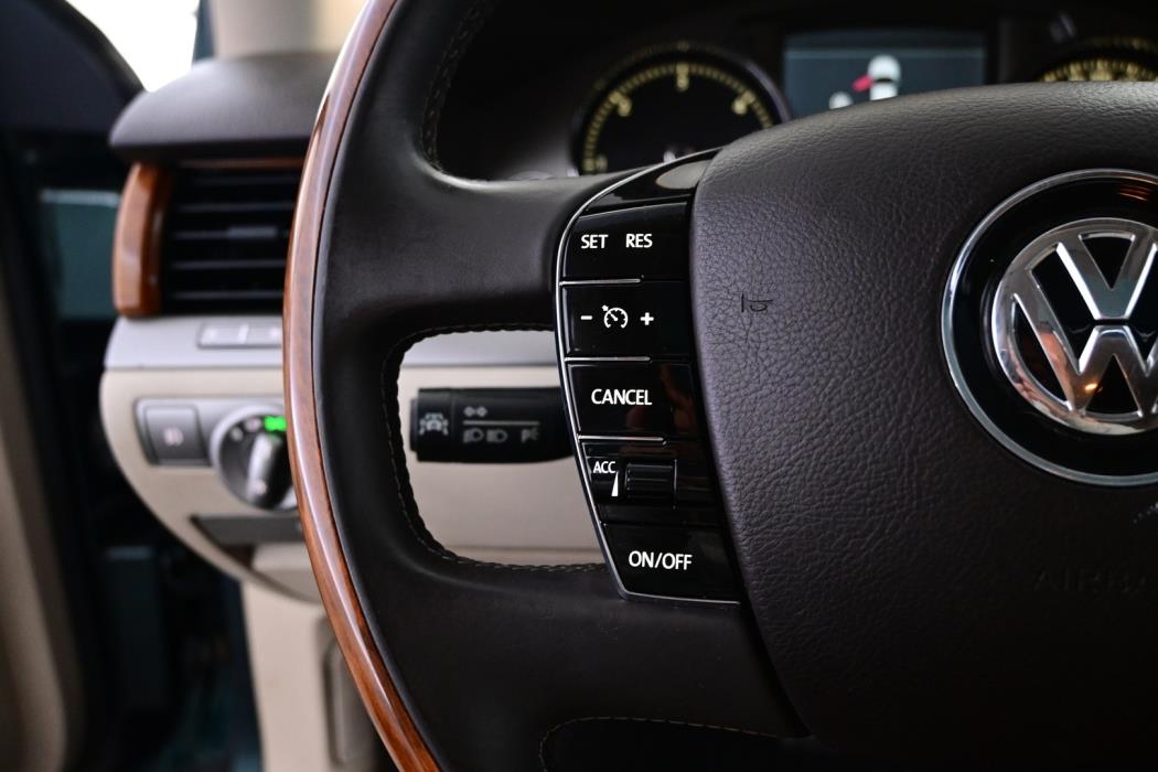 VOLKSWAGEN Phaeton 2009