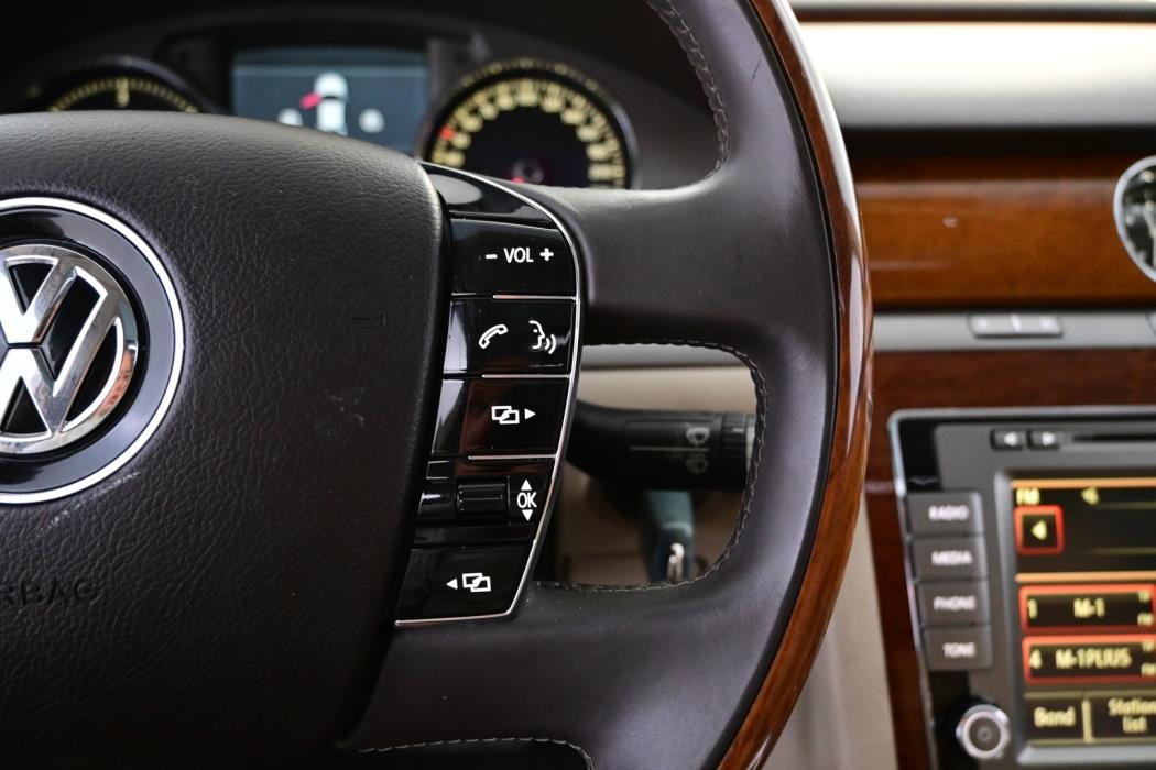 VOLKSWAGEN Phaeton 2009