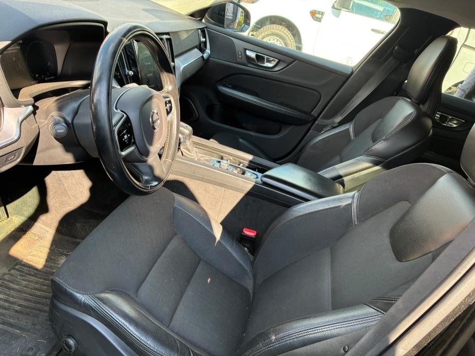 VOLVO V60 2020