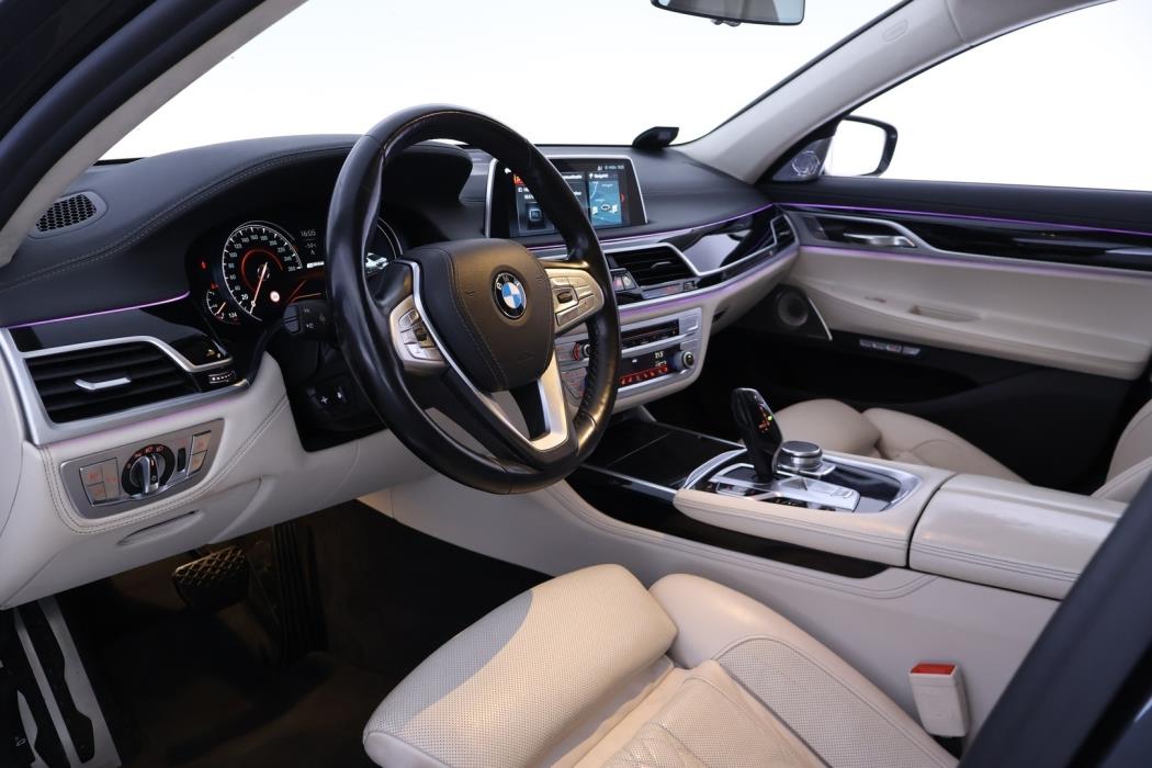 BMW 740 2018
