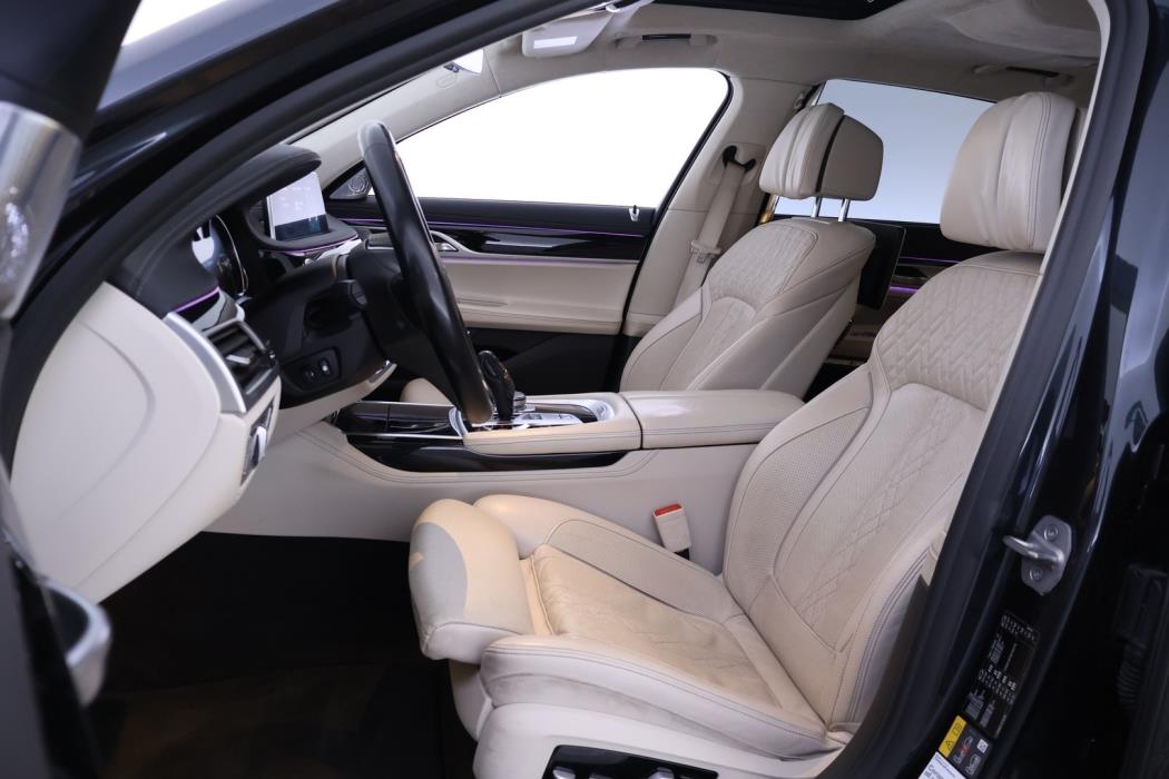 BMW 740 2018